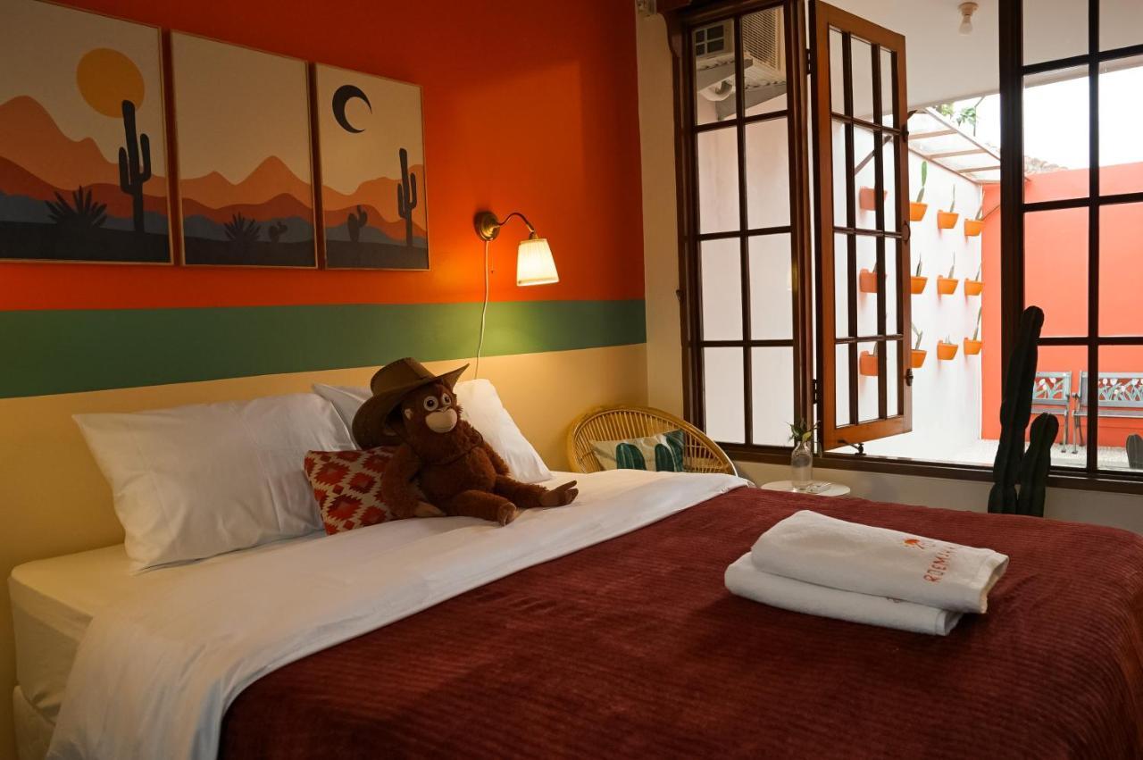 Roemah Renjana Bandung Bed & Breakfast Екстериор снимка