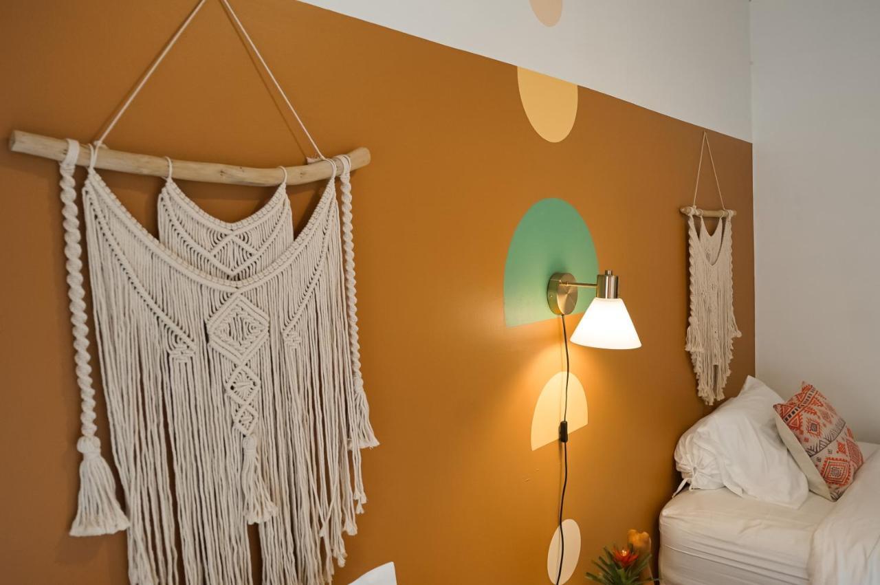 Roemah Renjana Bandung Bed & Breakfast Екстериор снимка