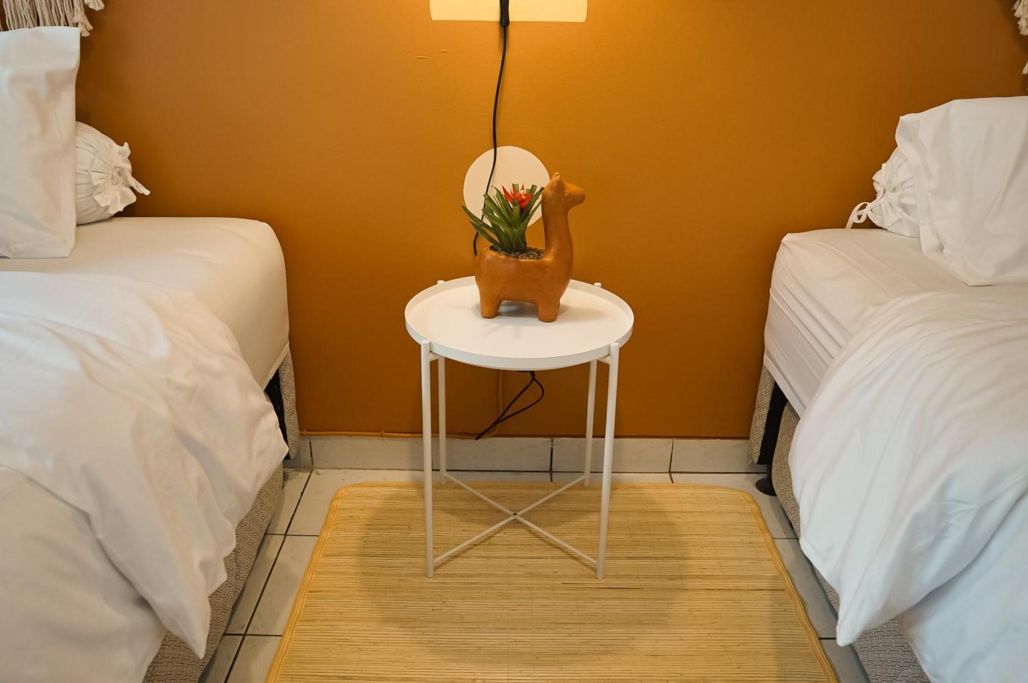 Roemah Renjana Bandung Bed & Breakfast Екстериор снимка