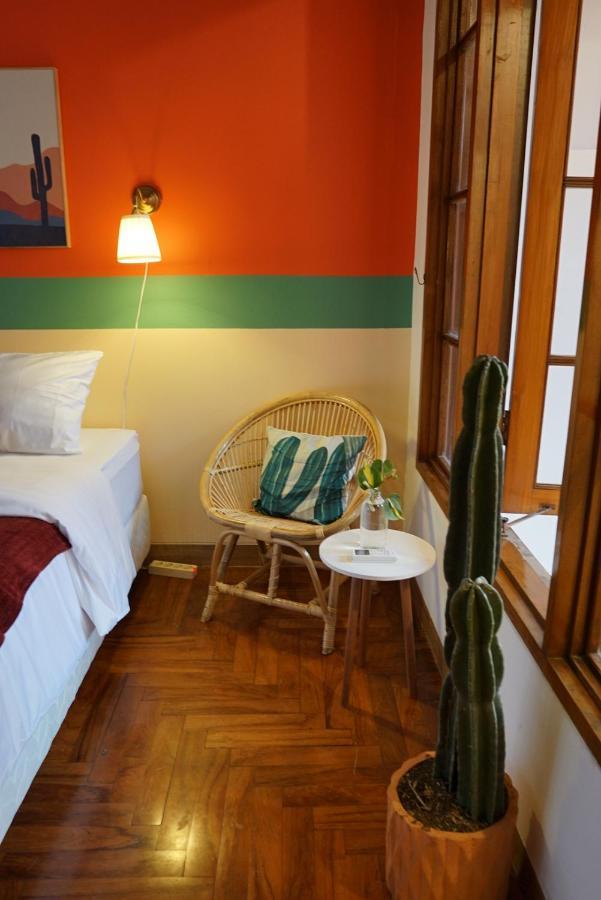 Roemah Renjana Bandung Bed & Breakfast Екстериор снимка