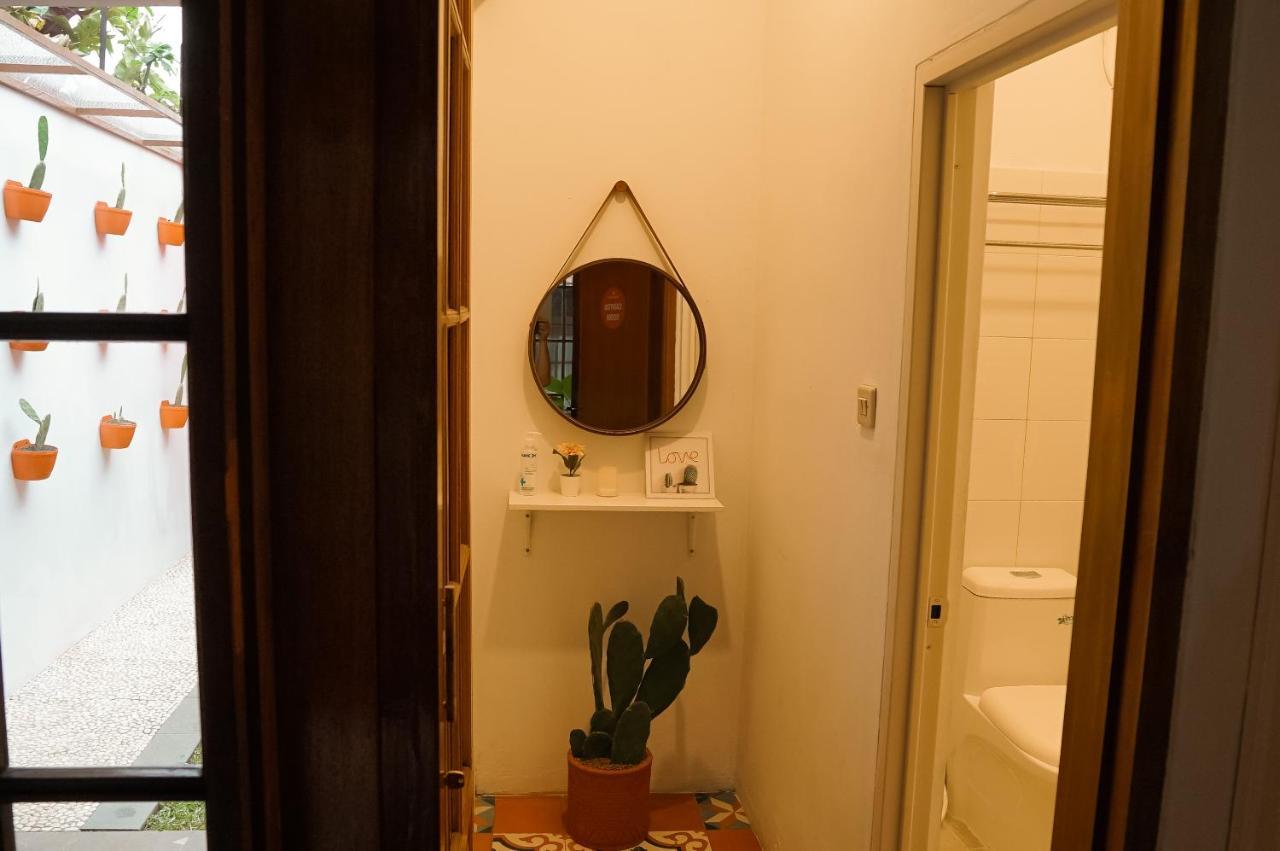 Roemah Renjana Bandung Bed & Breakfast Екстериор снимка