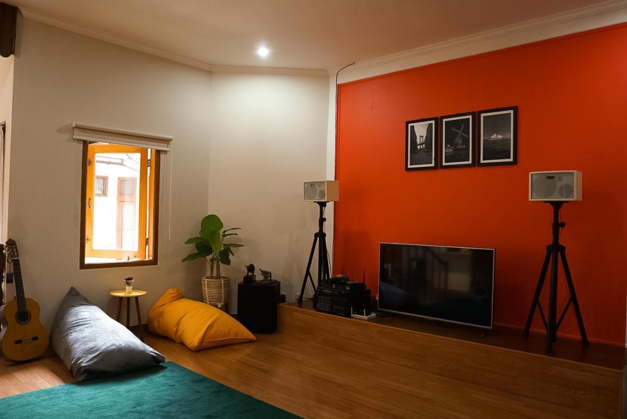 Roemah Renjana Bandung Bed & Breakfast Екстериор снимка