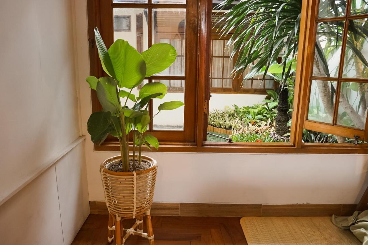 Roemah Renjana Bandung Bed & Breakfast Екстериор снимка