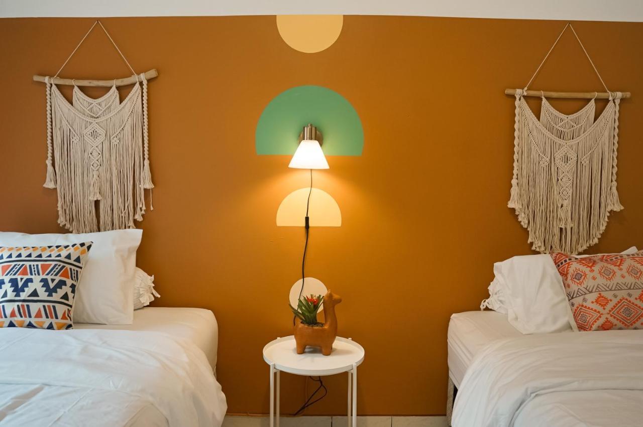 Roemah Renjana Bandung Bed & Breakfast Екстериор снимка