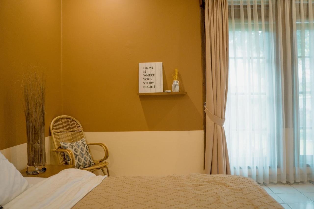 Roemah Renjana Bandung Bed & Breakfast Екстериор снимка