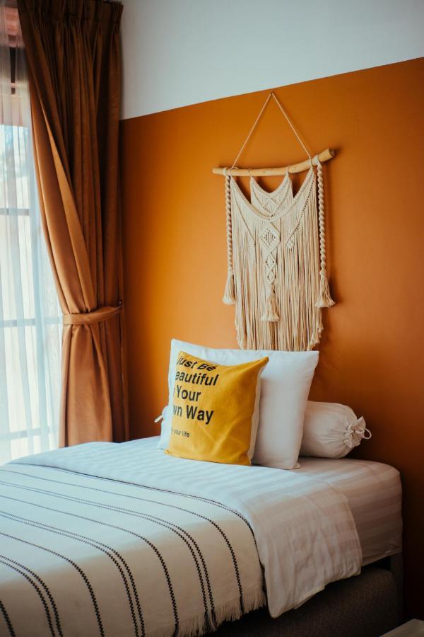 Roemah Renjana Bandung Bed & Breakfast Екстериор снимка