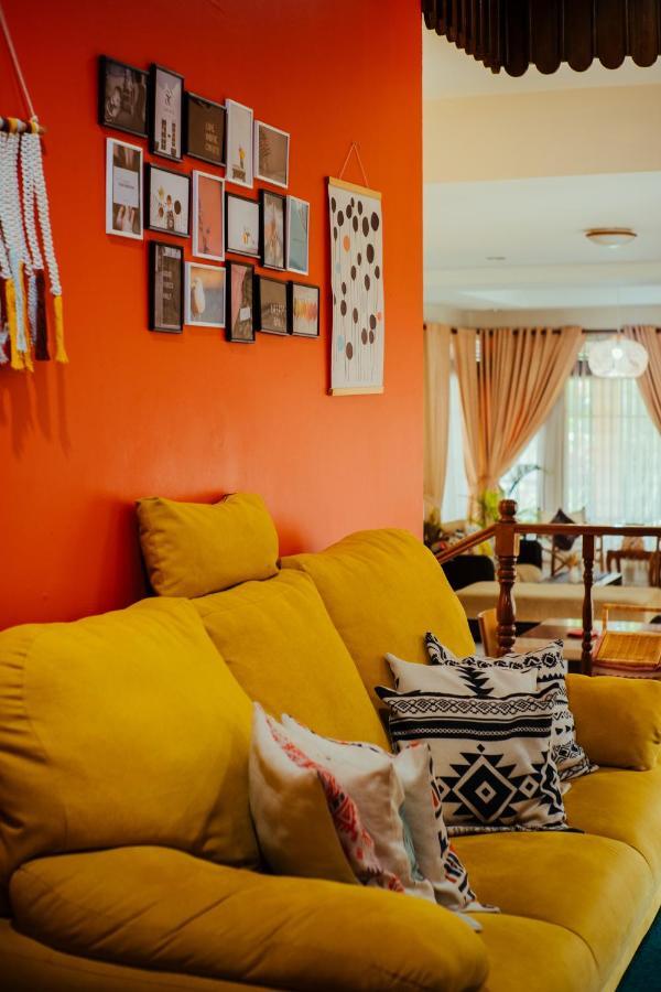 Roemah Renjana Bandung Bed & Breakfast Екстериор снимка