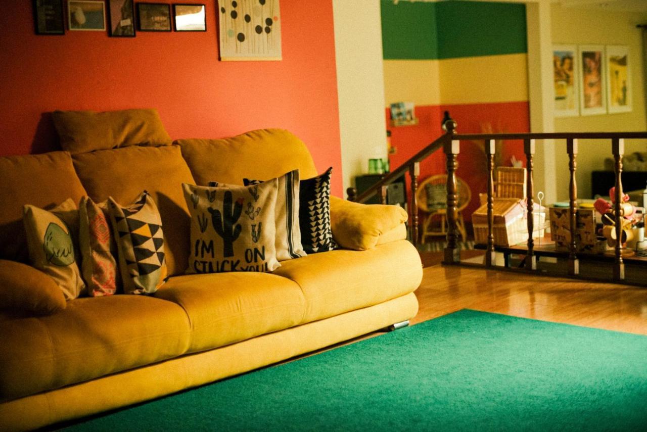 Roemah Renjana Bandung Bed & Breakfast Екстериор снимка