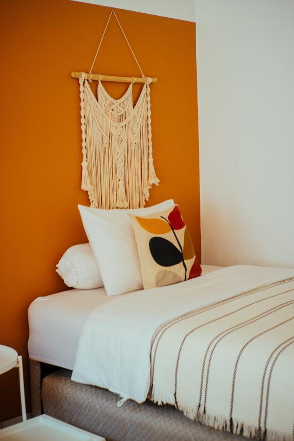Roemah Renjana Bandung Bed & Breakfast Екстериор снимка