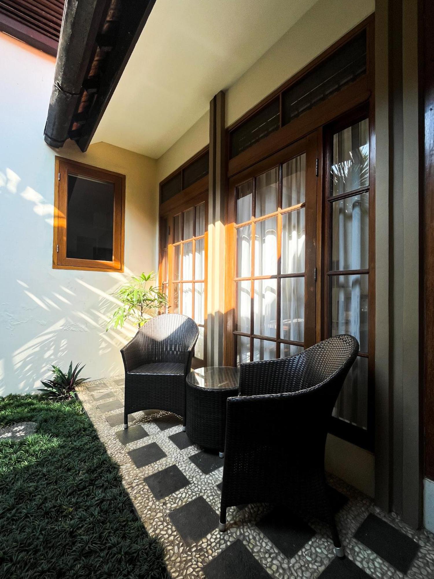 Roemah Renjana Bandung Bed & Breakfast Екстериор снимка