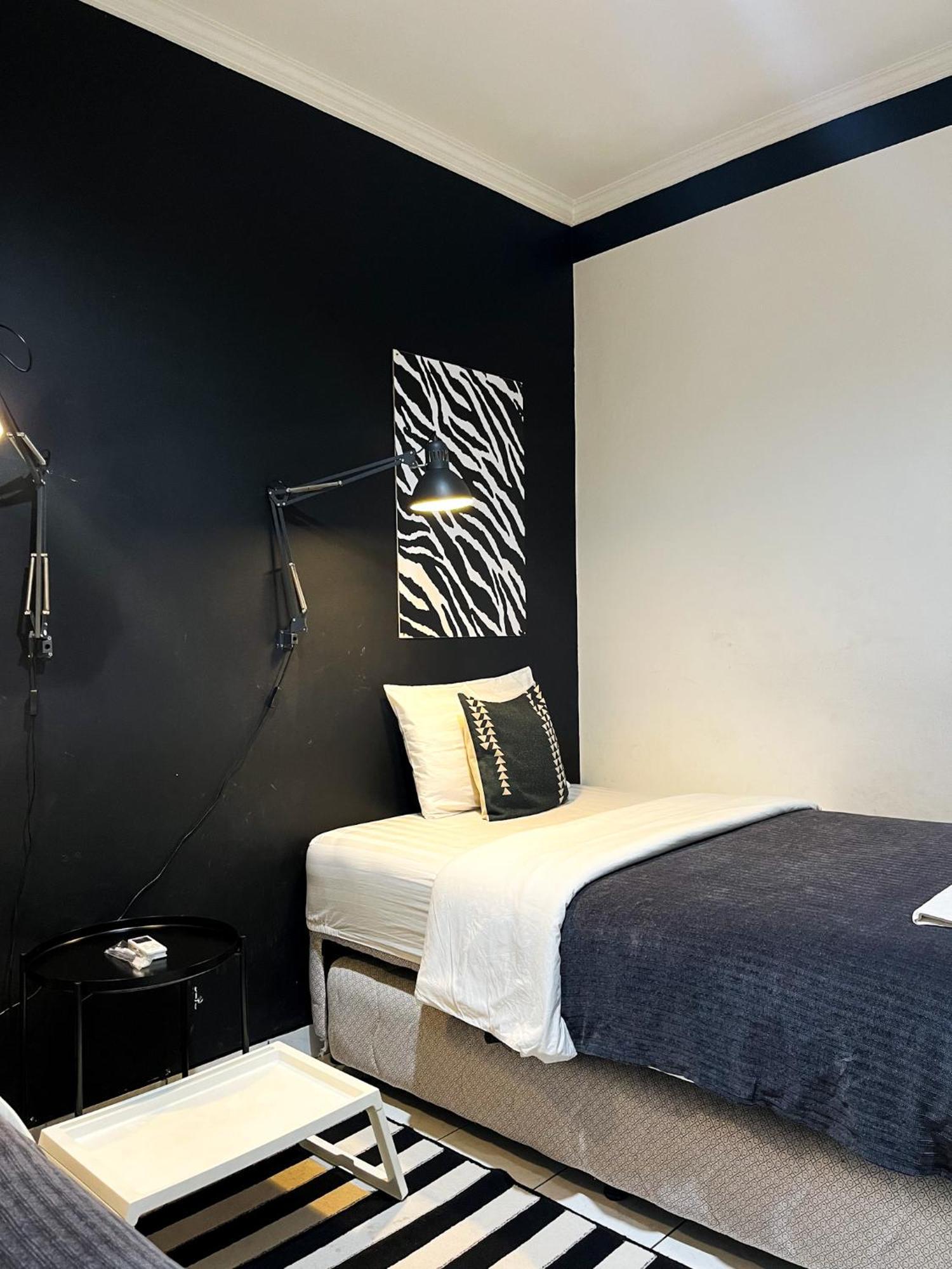 Roemah Renjana Bandung Bed & Breakfast Екстериор снимка