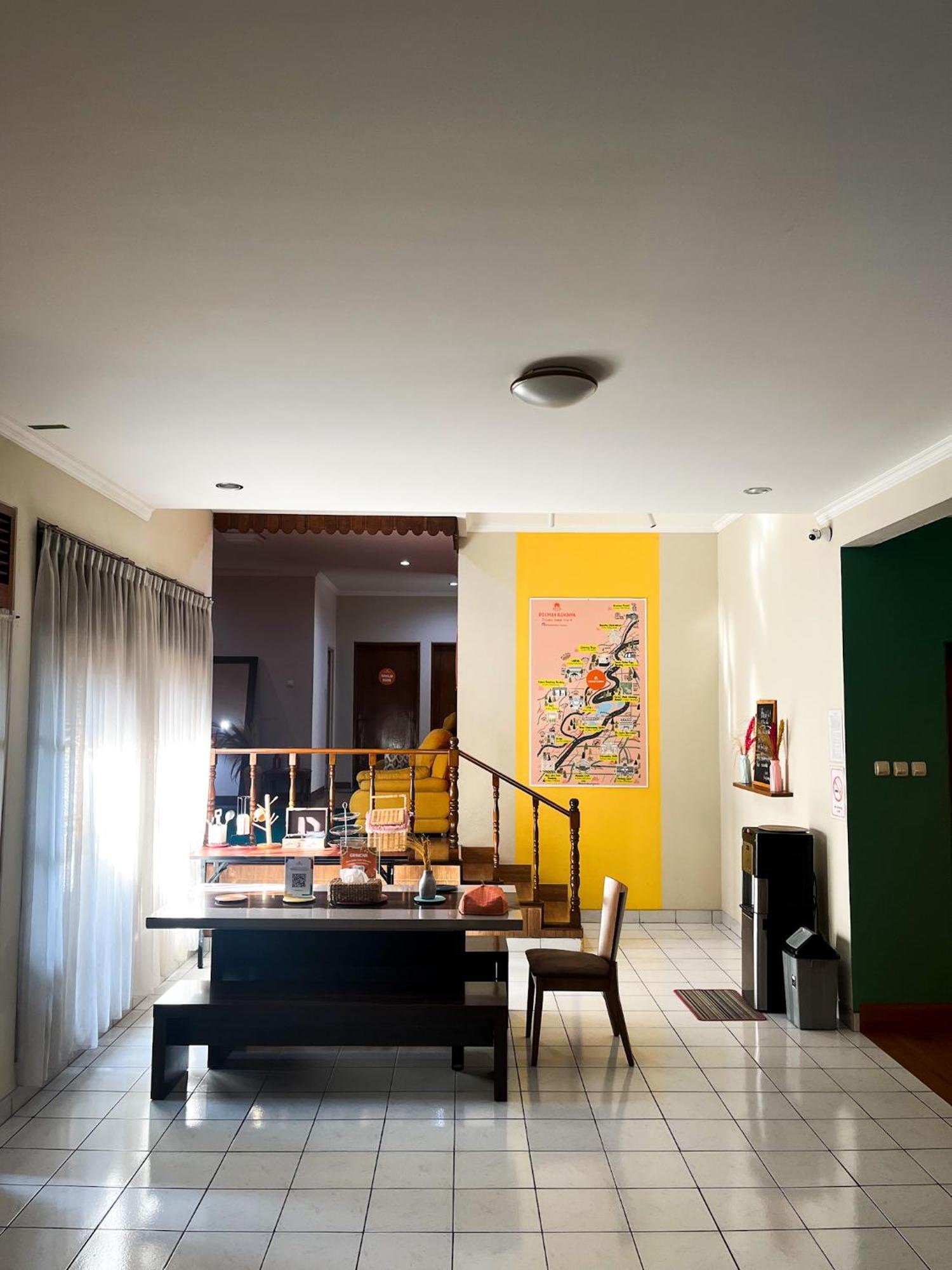 Roemah Renjana Bandung Bed & Breakfast Екстериор снимка